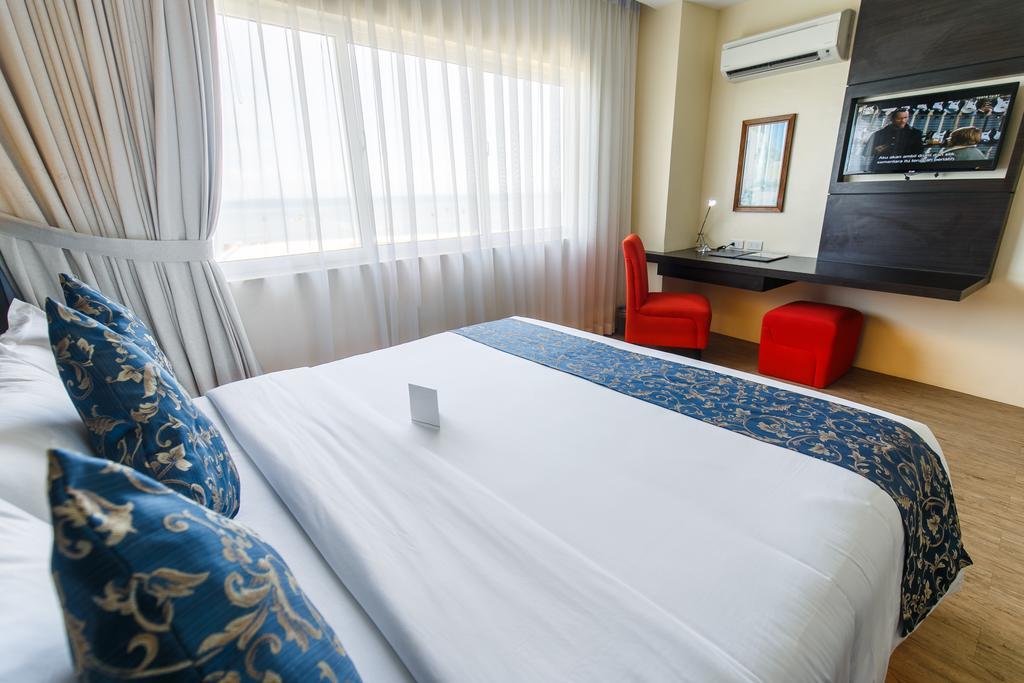 Solea Seaview Resort Lapu-Lapu City Exterior foto