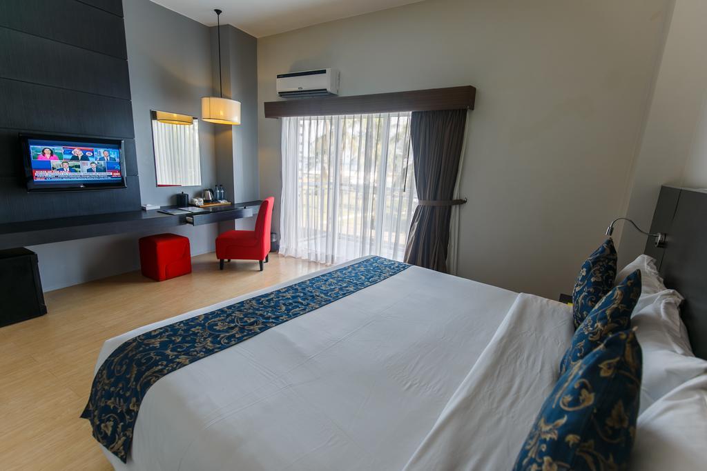 Solea Seaview Resort Lapu-Lapu City Exterior foto